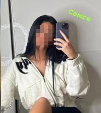 Türbanlı Escort Nazan Düzgün Bir Fizeğe Sahip